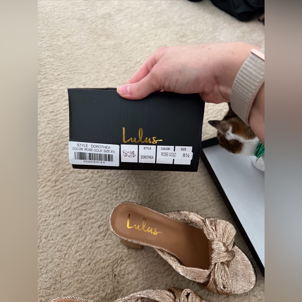 New with box lulus gold bow heels size 8.5 - Picture 2 of 5